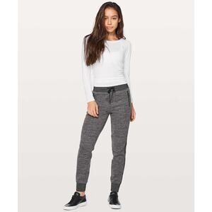 Lululemon Women's Heathered Core Dark Grey / Black Get Going Jogger 28.5" Size 2